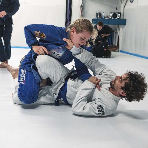 Bilder unserer Erwachsenen beim BJJ-Training