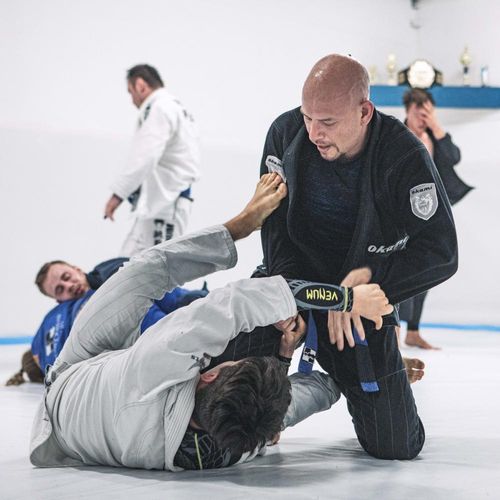 Bilder unserer Erwachsenen beim BJJ-Training