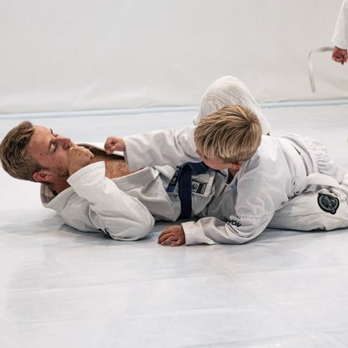 Bilder unserer Kinder beim BJJ-Training