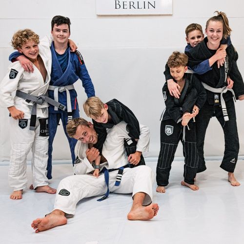 Bilder unserer Kinder beim BJJ-Training